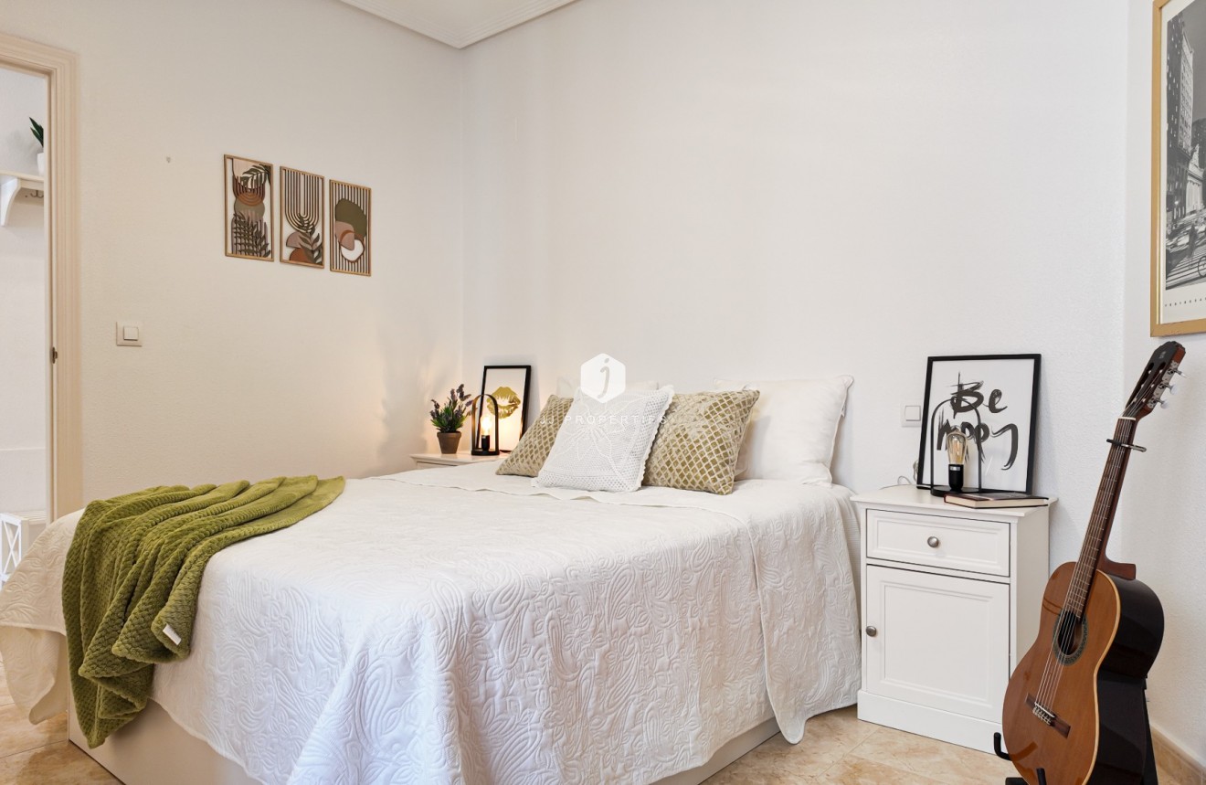Resale - Apartment / flat -
Torrevieja - Costa Blanca