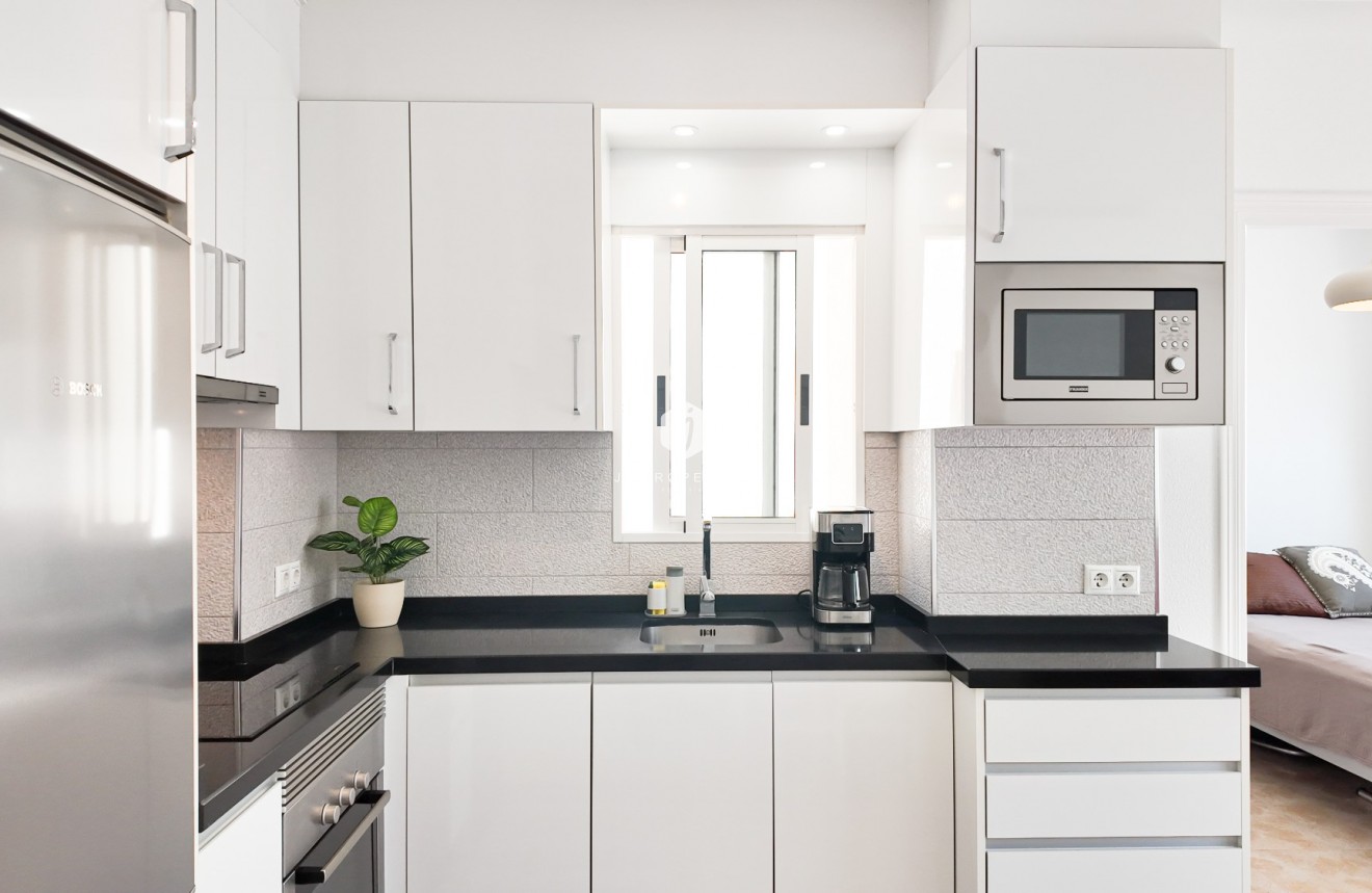 Resale - Apartment / flat -
Torrevieja - Costa Blanca