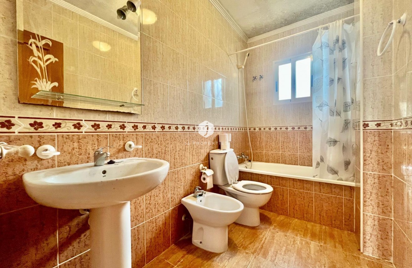 Aus zweiter Hand - Bungalow -
Orihuela Costa - La Chismosa