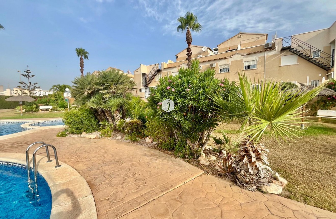 Aus zweiter Hand - Bungalow -
Orihuela Costa - La Chismosa