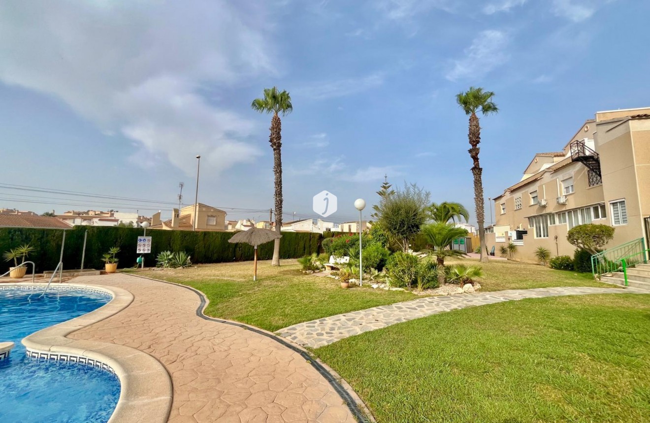 Aus zweiter Hand - Bungalow -
Orihuela Costa - La Chismosa