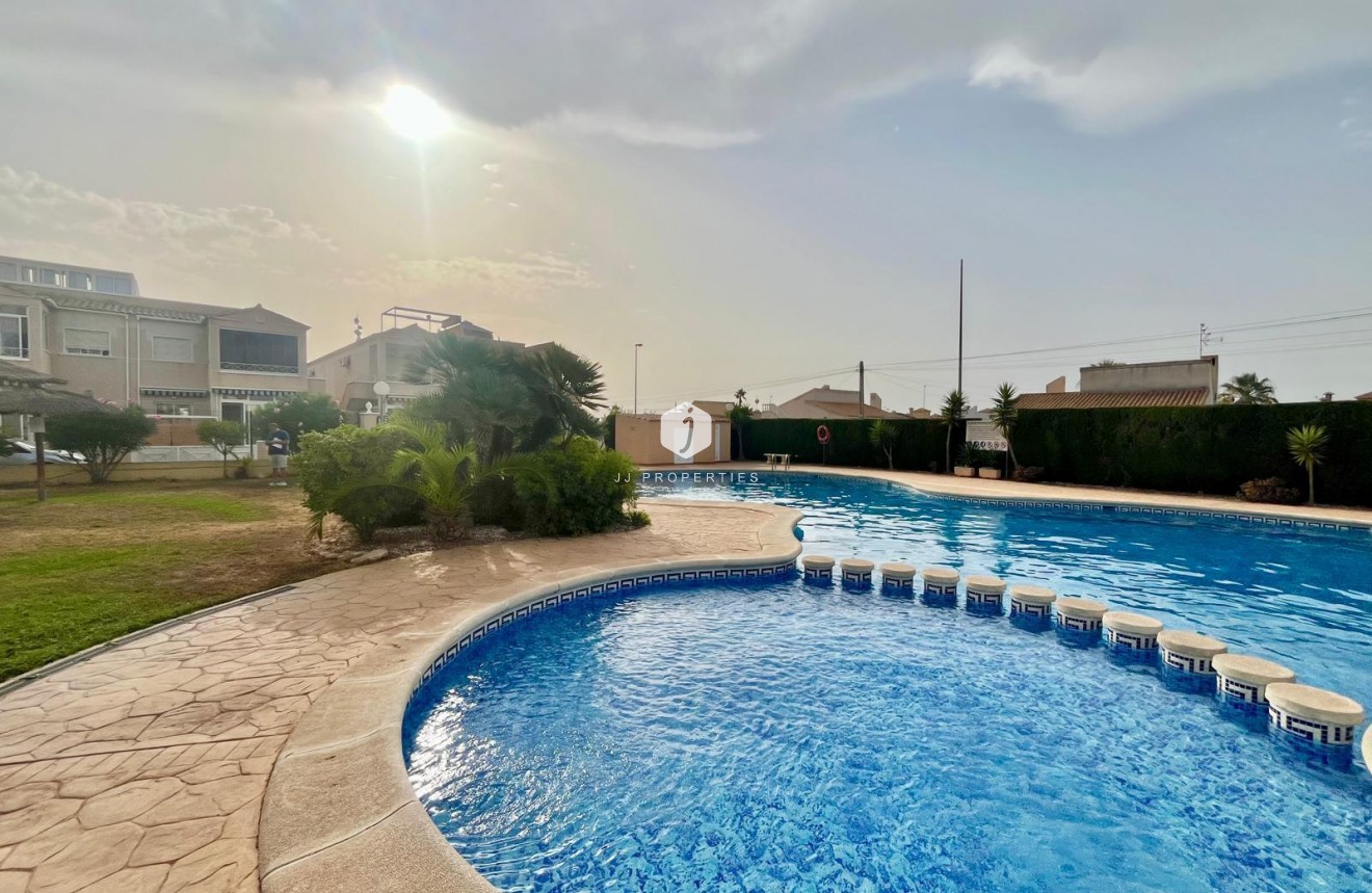 Aus zweiter Hand - Bungalow -
Orihuela Costa - La Chismosa