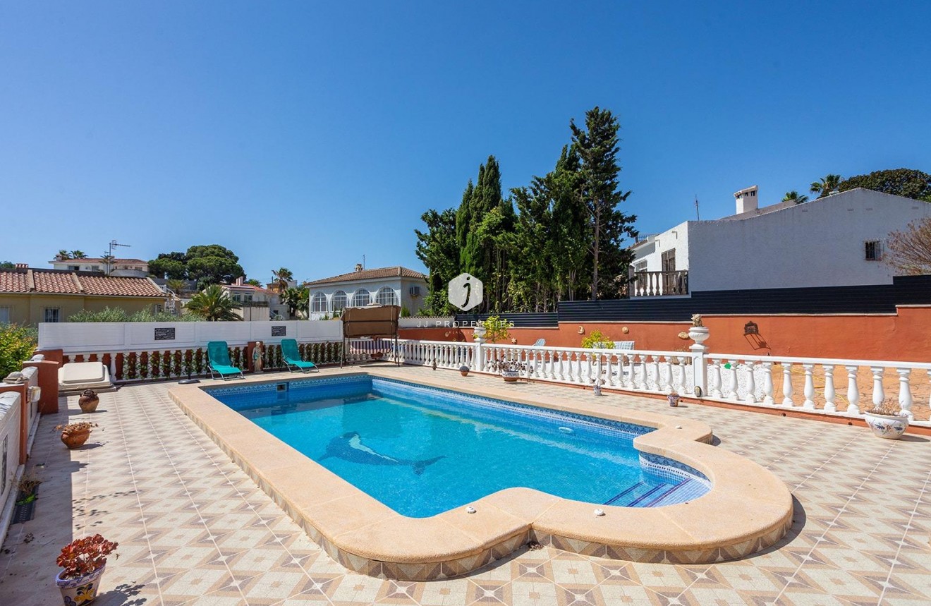Resale - Villa -
Torrevieja - Los Balcones - Los Altos del Edén