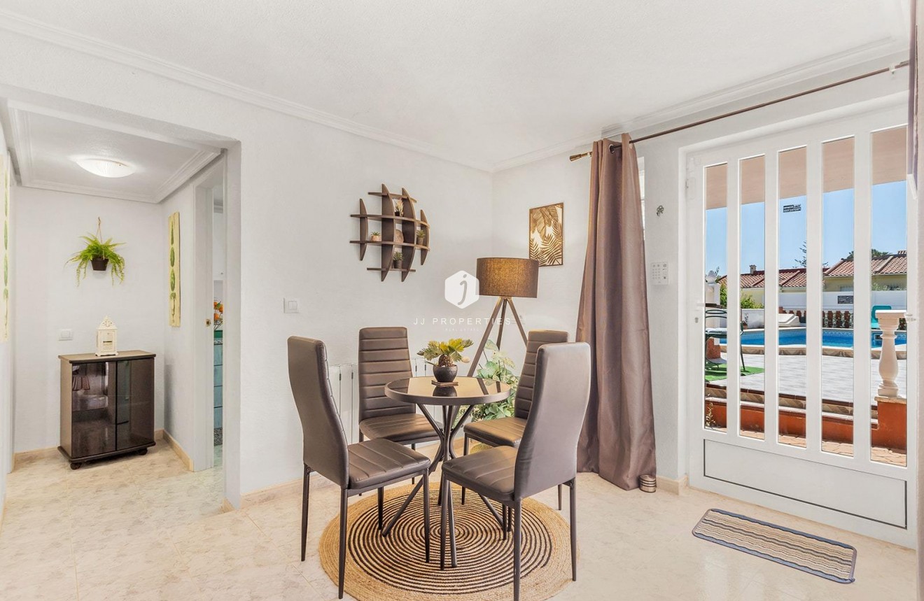 Resale - Villa -
Torrevieja - Los Balcones - Los Altos del Edén
