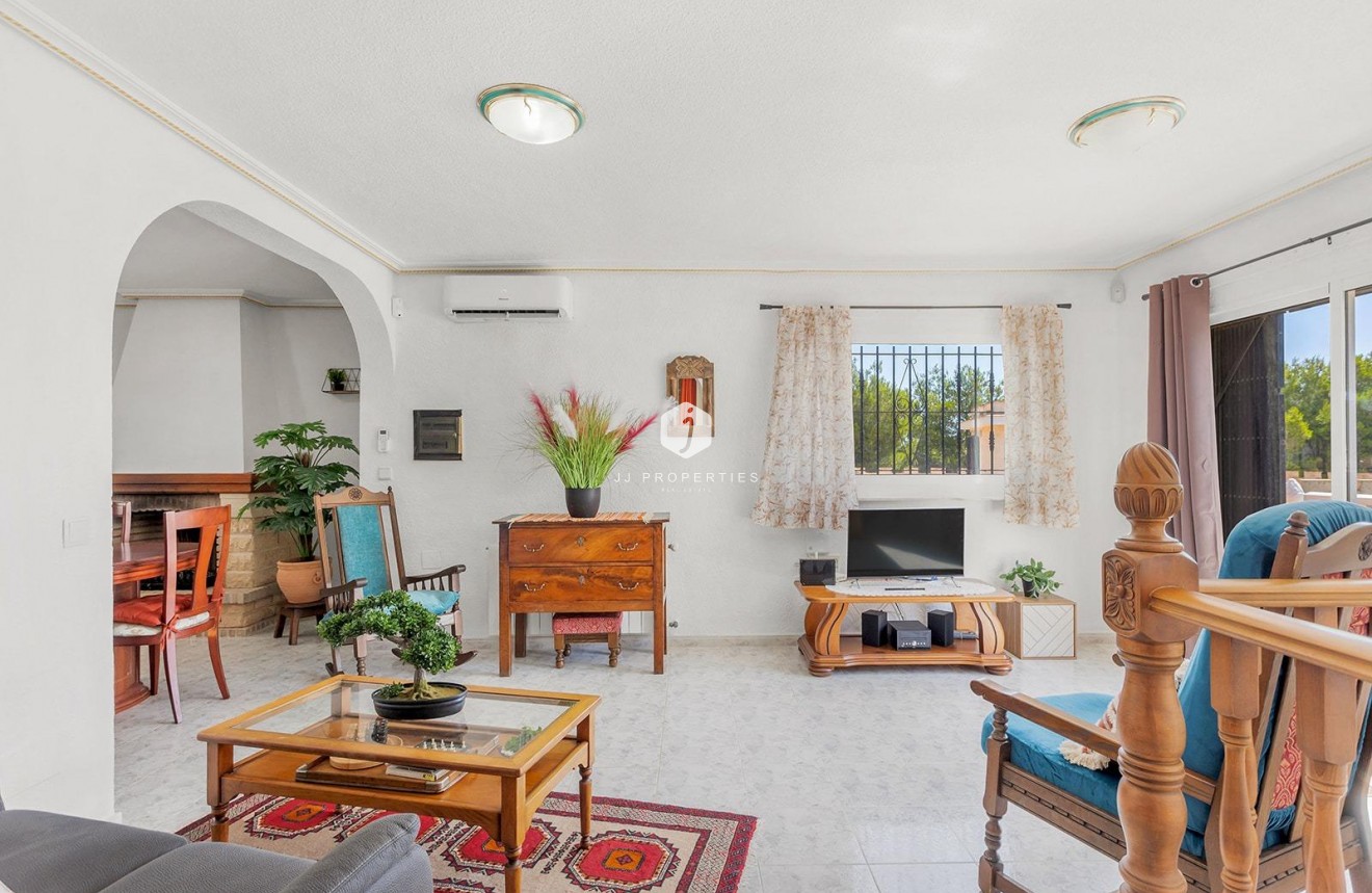 Resale - Villa -
Torrevieja - Los Balcones - Los Altos del Edén