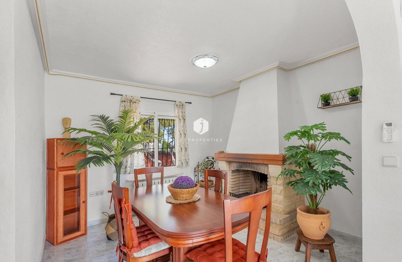 Resale - Villa -
Torrevieja - Los Balcones - Los Altos del Edén