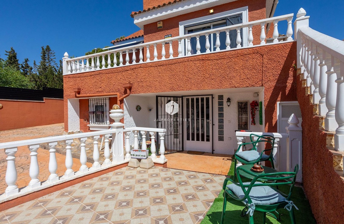 Resale - Villa -
Torrevieja - Los Balcones - Los Altos del Edén