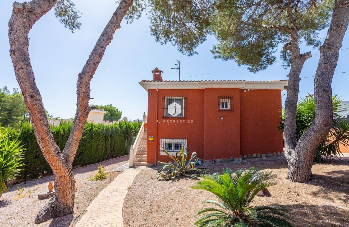 Resale - Villa -
Torrevieja - Los Balcones - Los Altos del Edén