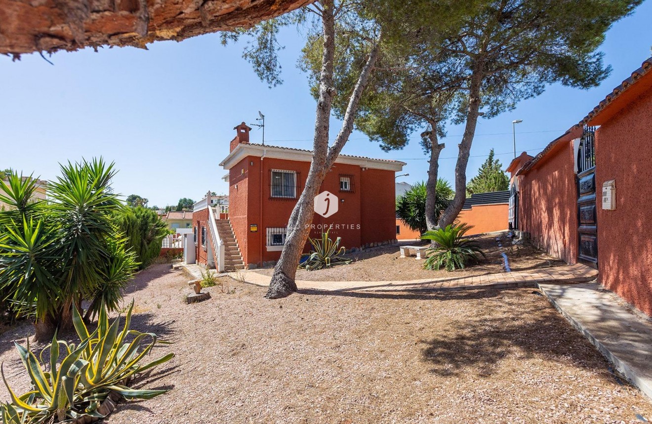 Resale - Villa -
Torrevieja - Los Balcones - Los Altos del Edén