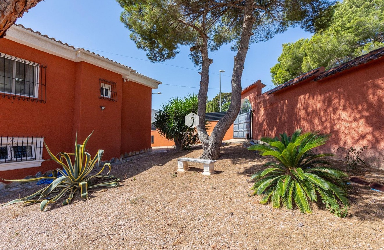 Resale - Villa -
Torrevieja - Los Balcones - Los Altos del Edén