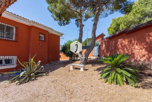 Resale - Villa -
Torrevieja - Los Balcones - Los Altos del Edén