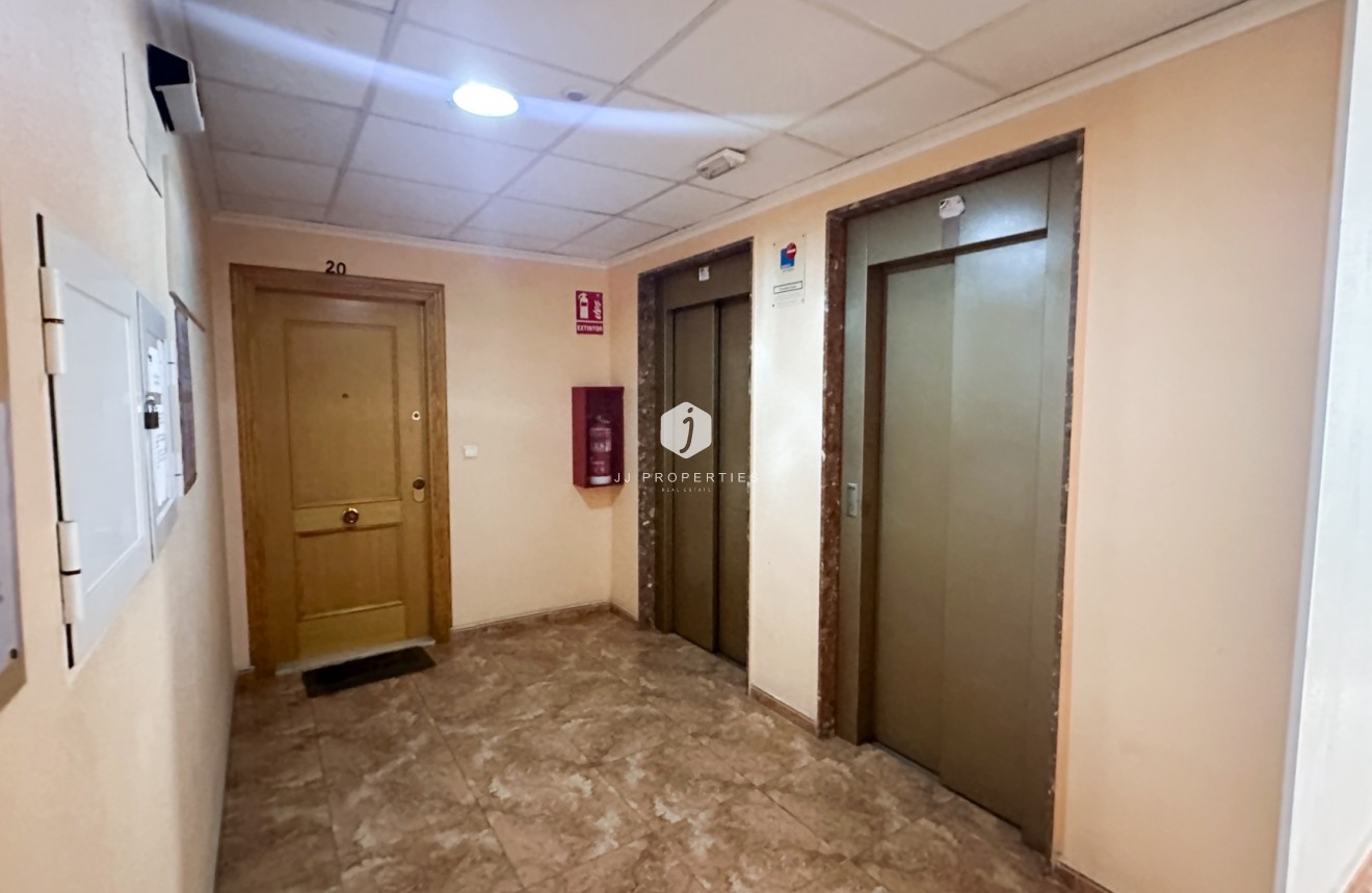 Tweedehands - Appartement / flat -
Torrevieja - Costa Blanca
