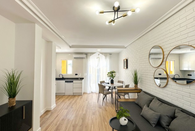 Tweedehands - Chalet -
Orihuela Costa - Costa Blanca