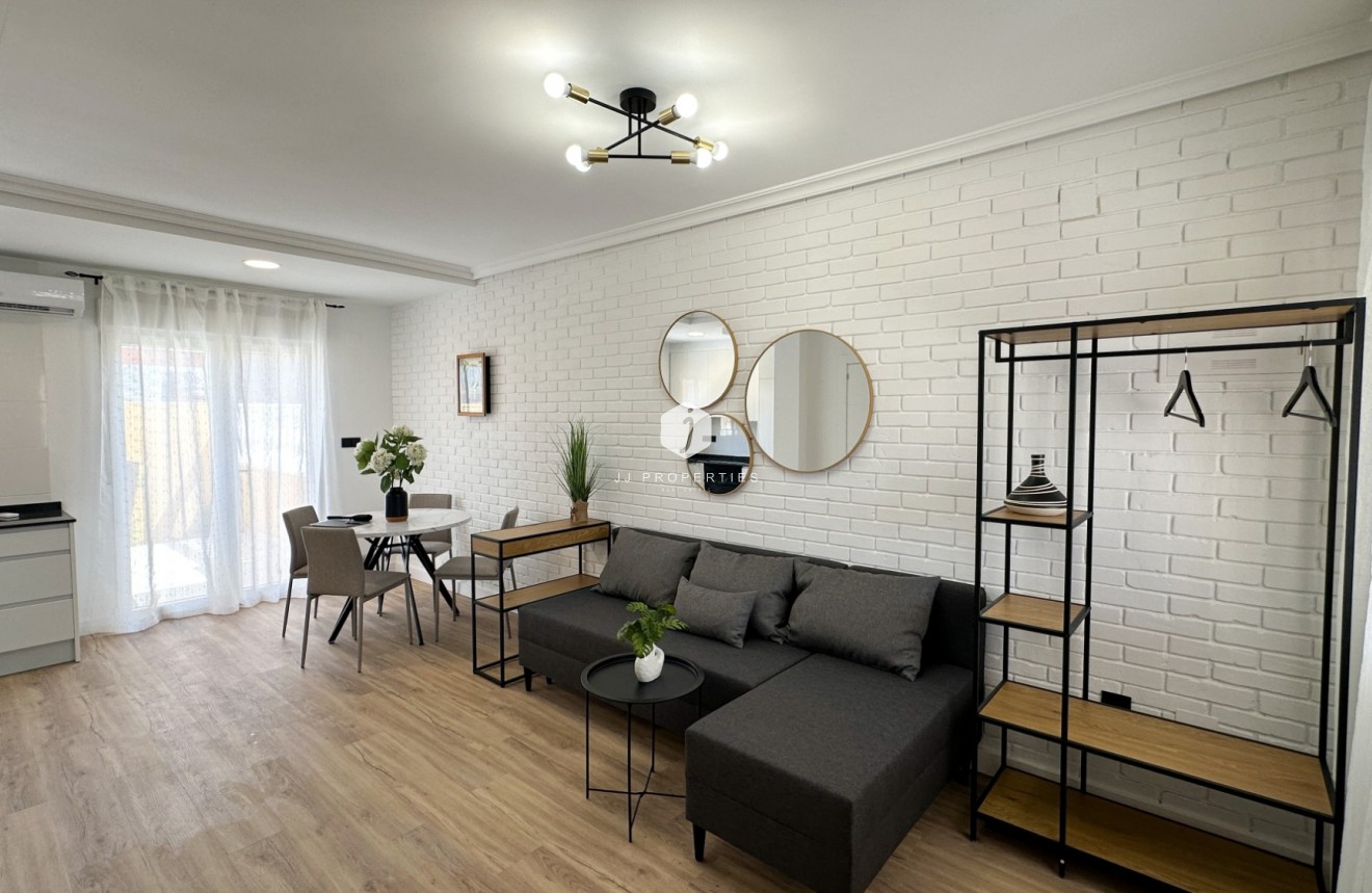 Tweedehands - Chalet -
Orihuela Costa - Costa Blanca