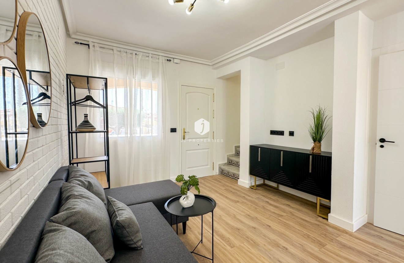 Tweedehands - Chalet -
Orihuela Costa - Costa Blanca