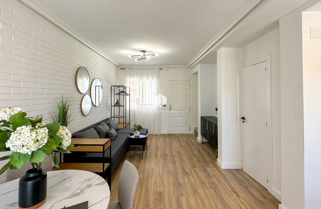 Tweedehands - Chalet -
Orihuela Costa - Costa Blanca