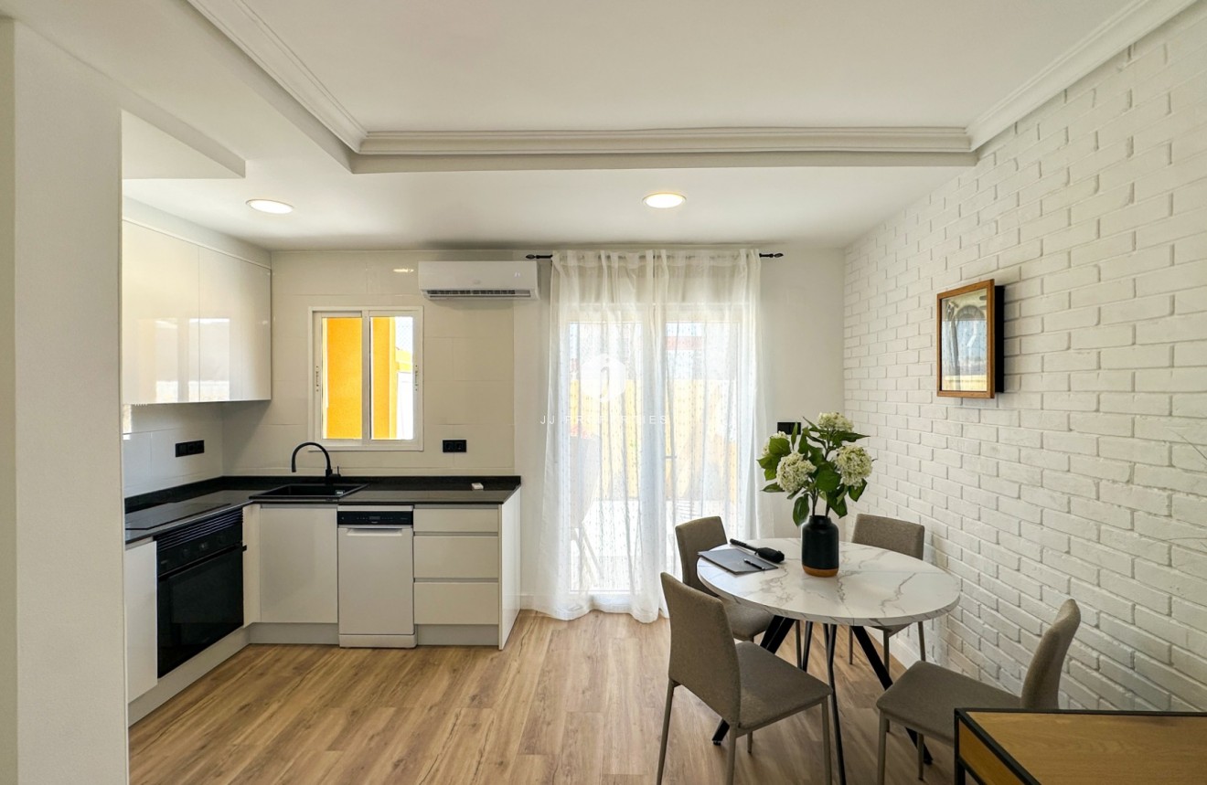 Tweedehands - Chalet -
Orihuela Costa - Costa Blanca