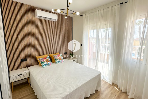 Tweedehands - Chalet -
Orihuela Costa - Costa Blanca