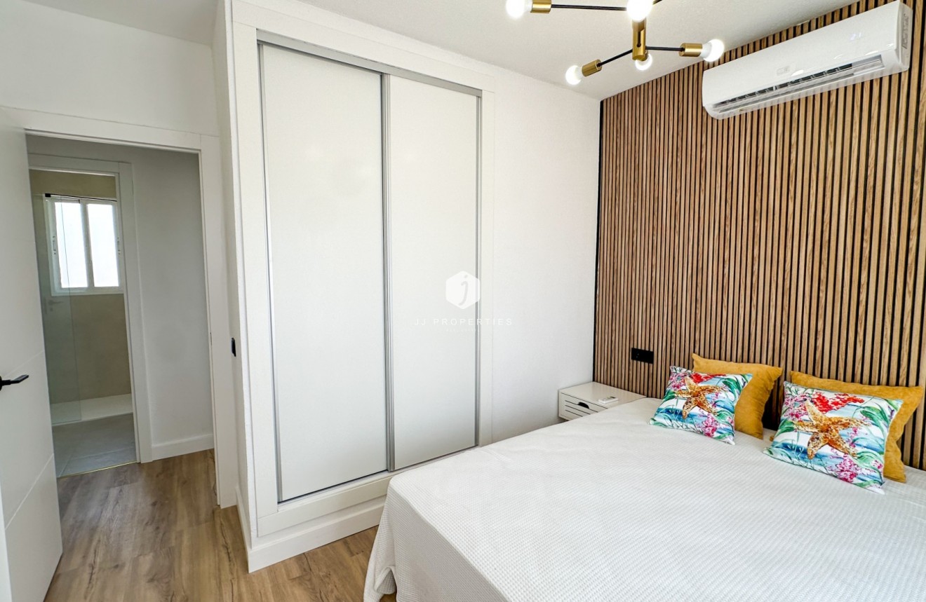 Tweedehands - Chalet -
Orihuela Costa - Costa Blanca