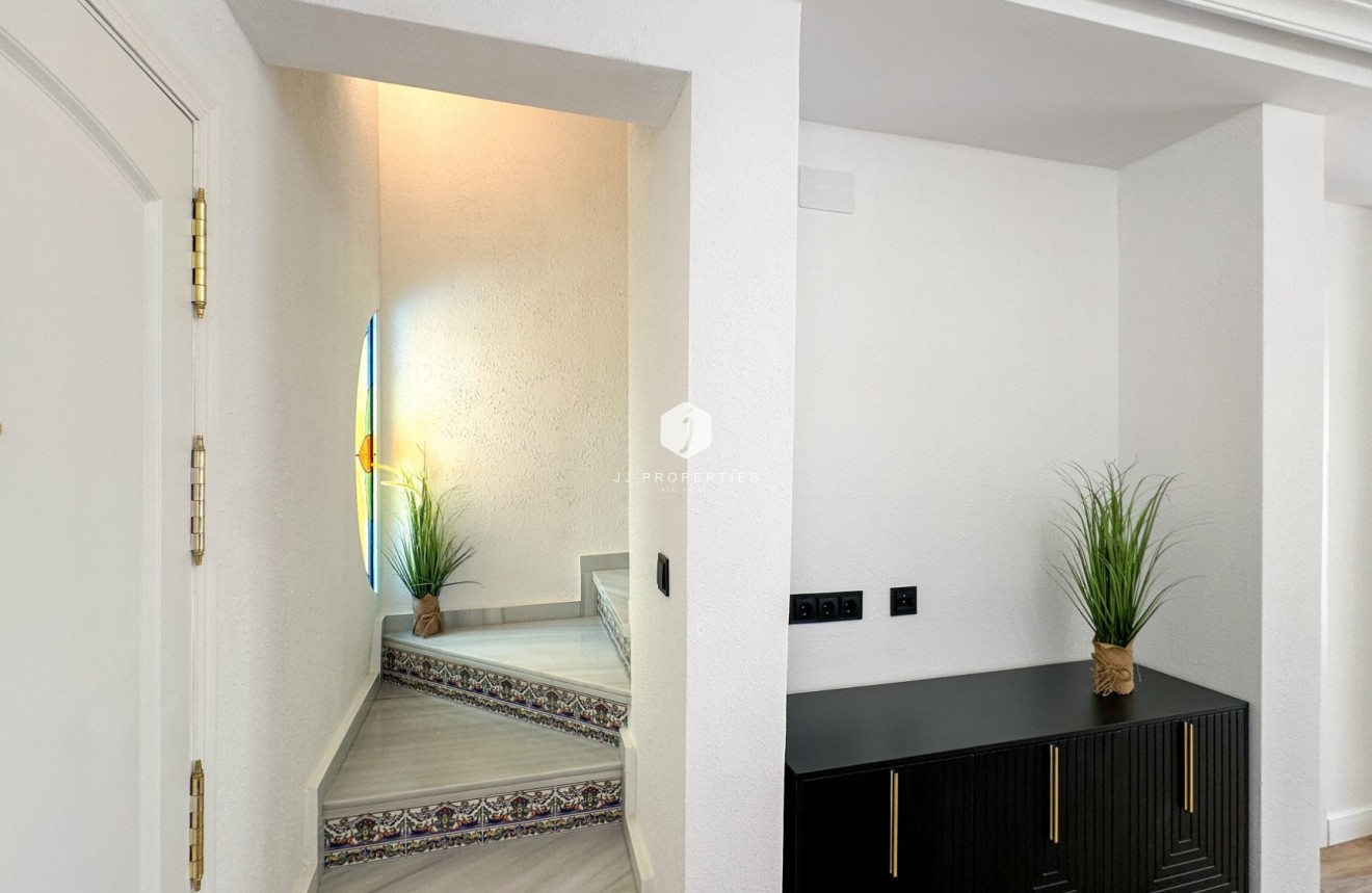 Tweedehands - Chalet -
Orihuela Costa - Costa Blanca