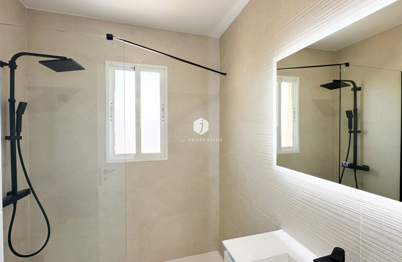 Tweedehands - Chalet -
Orihuela Costa - Costa Blanca