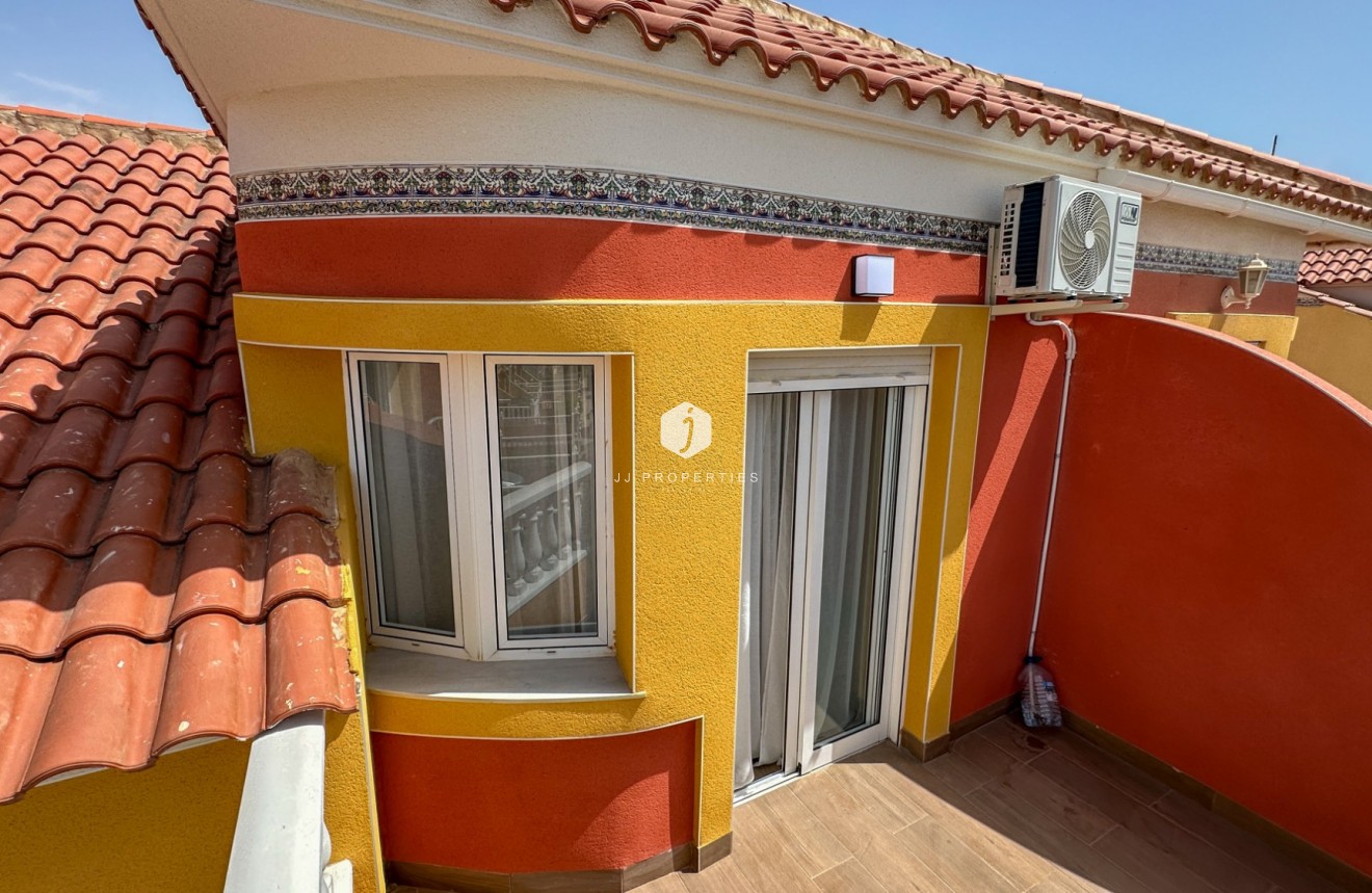 Tweedehands - Chalet -
Orihuela Costa - Costa Blanca
