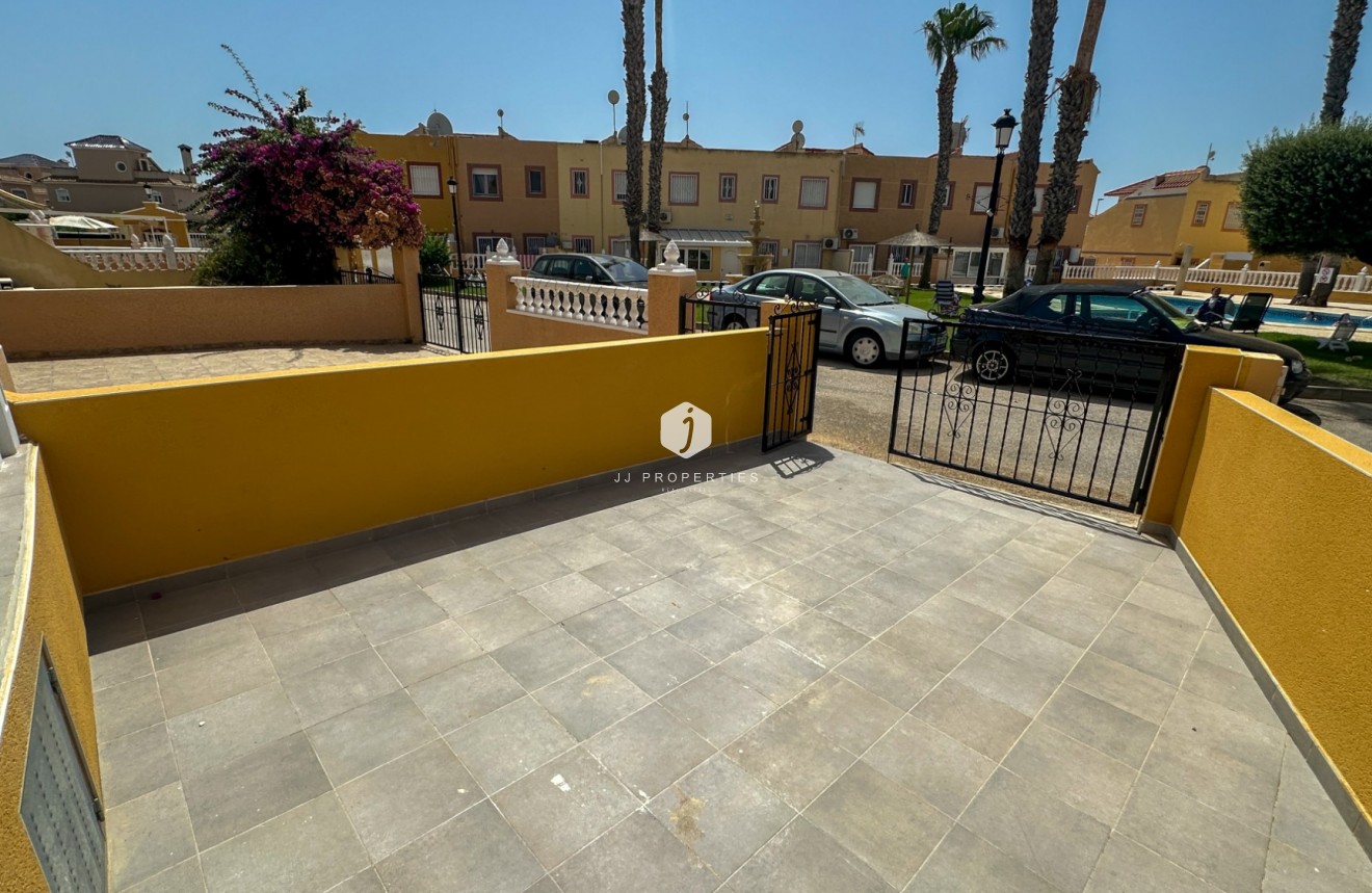 Tweedehands - Chalet -
Orihuela Costa - Costa Blanca