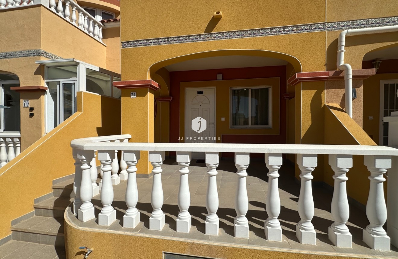 Tweedehands - Chalet -
Orihuela Costa - Costa Blanca