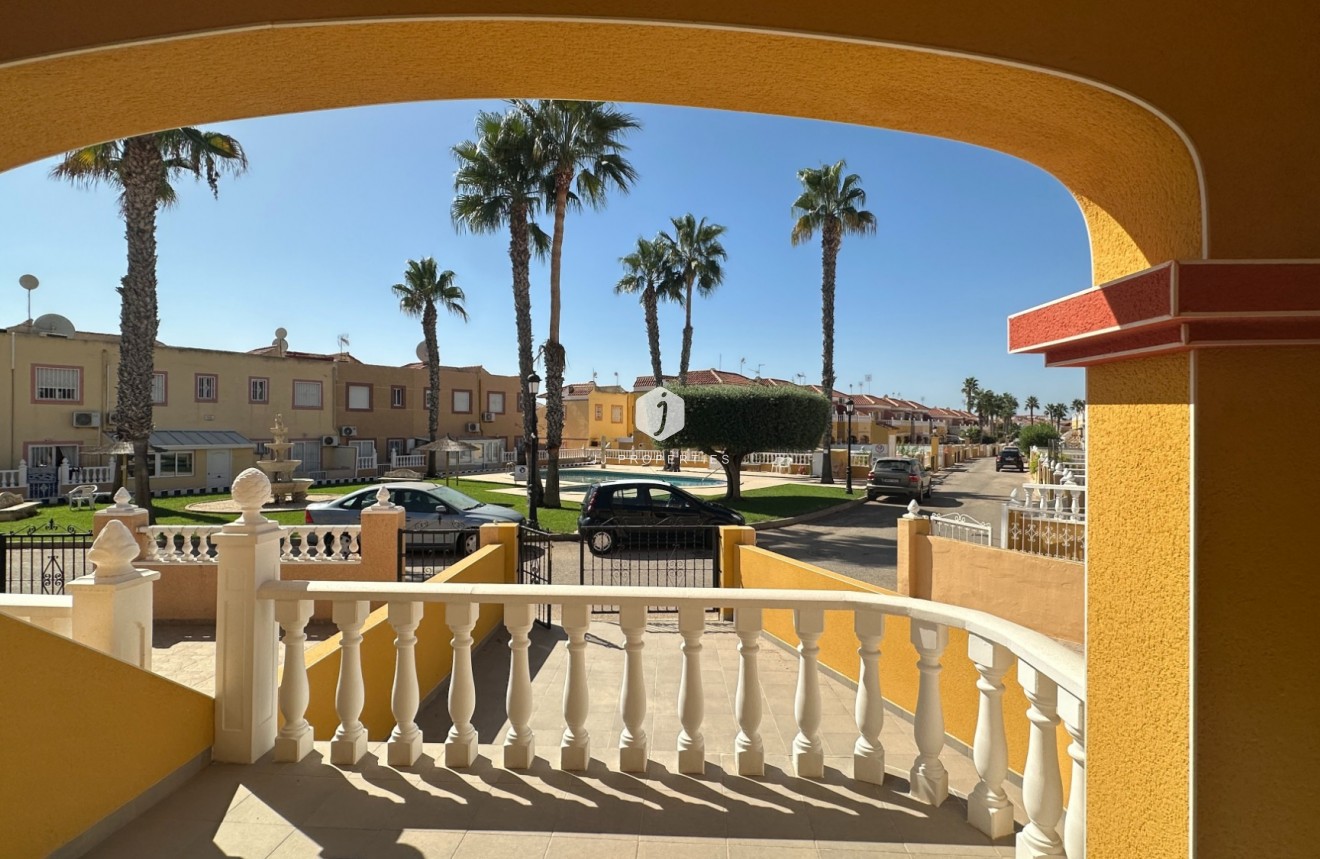Tweedehands - Chalet -
Orihuela Costa - Costa Blanca