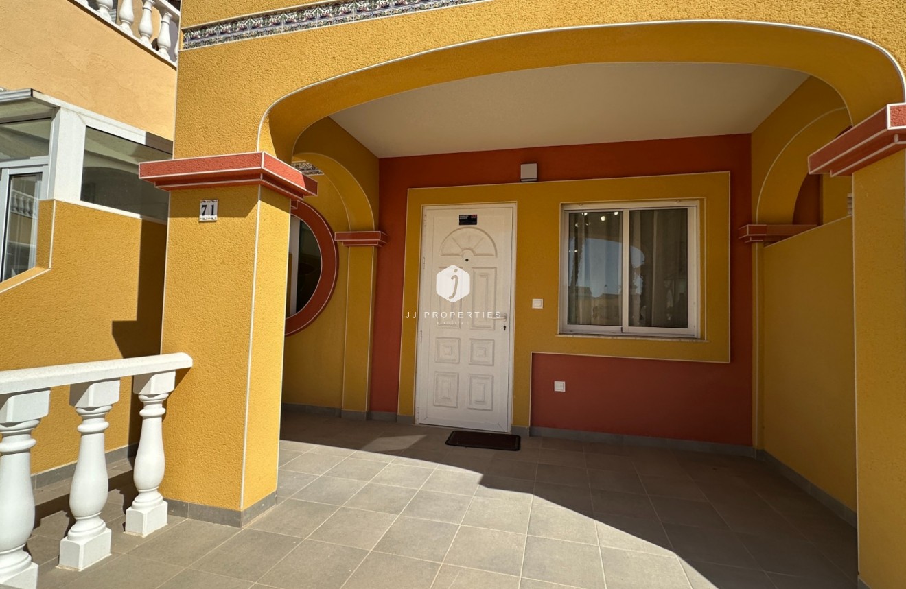 Tweedehands - Chalet -
Orihuela Costa - Costa Blanca