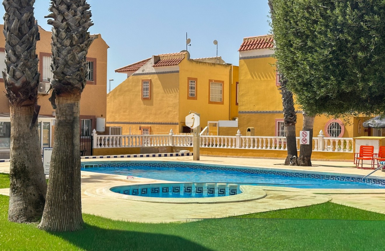 Tweedehands - Chalet -
Orihuela Costa - Costa Blanca