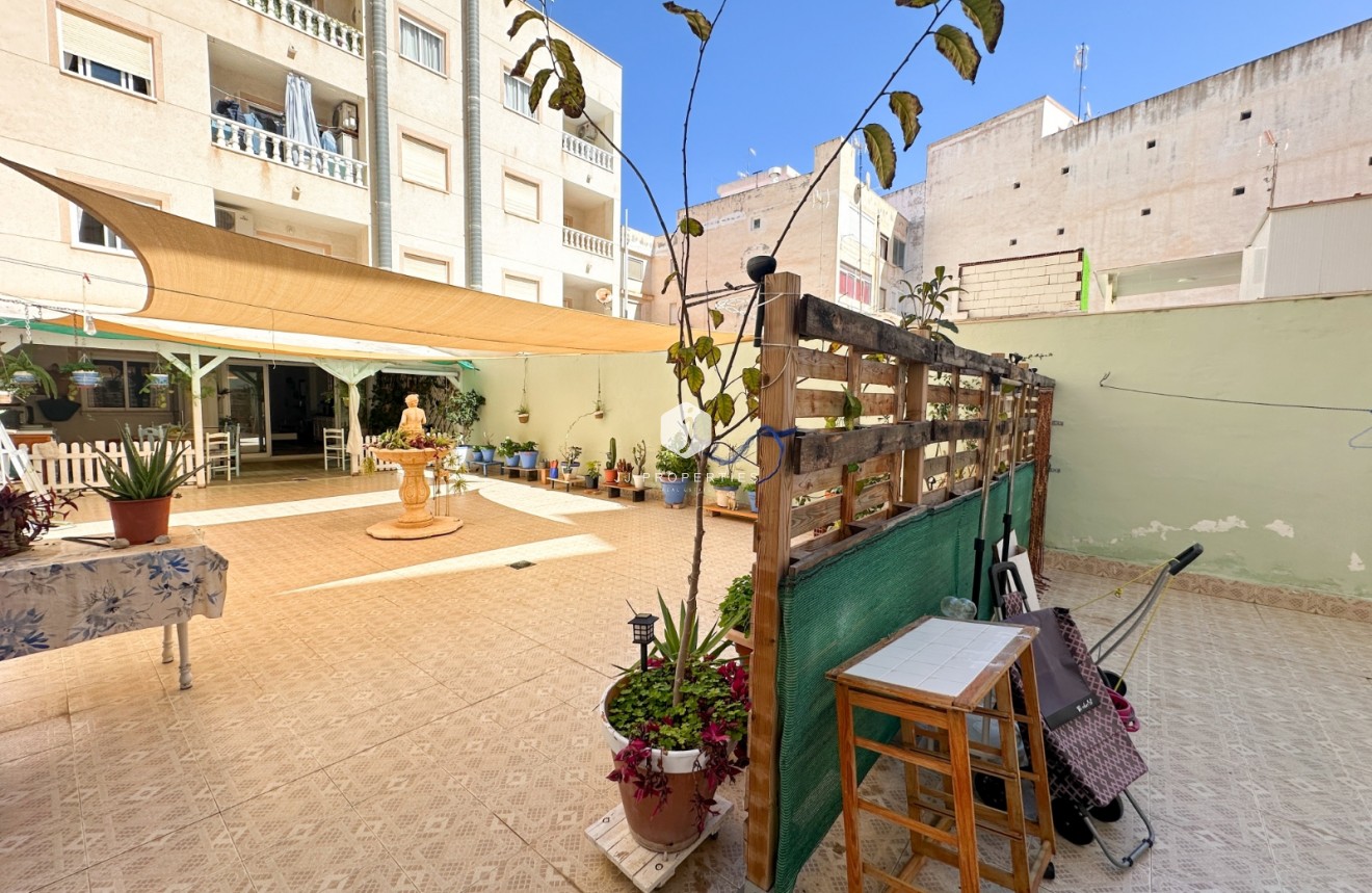Tweedehands - Appartement / flat -
Torrevieja - Costa Blanca