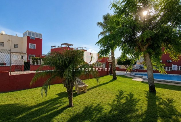 Aus zweiter Hand - Bungalow -
Orihuela Costa - Costa Blanca