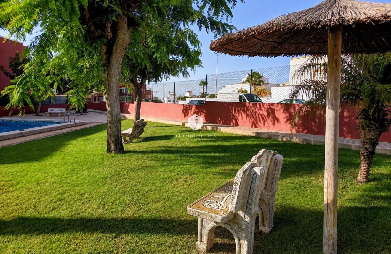 Aus zweiter Hand - Bungalow -
Orihuela Costa - Costa Blanca