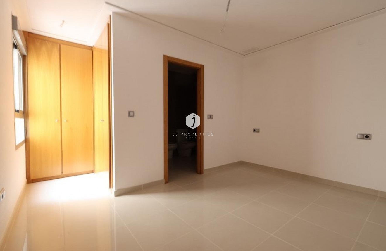Resale - Apartment / flat -
Torrevieja - Costa Blanca