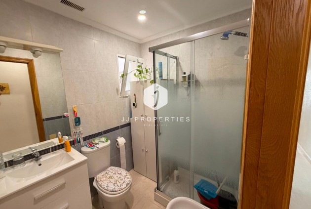 Tweedehands - Appartement / flat -
Torrevieja - Estacion de autobuses