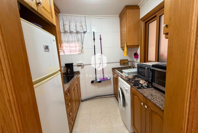 Tweedehands - Appartement / flat -
Torrevieja - Estacion de autobuses