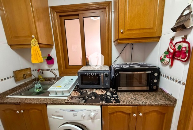 Tweedehands - Appartement / flat -
Torrevieja - Estacion de autobuses