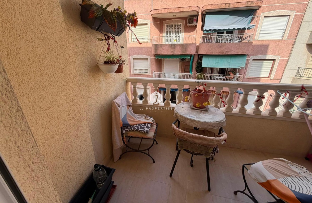 Tweedehands - Appartement / flat -
Torrevieja - Estacion de autobuses