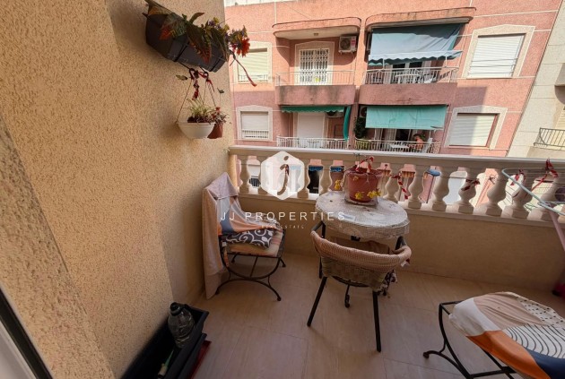 Tweedehands - Appartement / flat -
Torrevieja - Estacion de autobuses