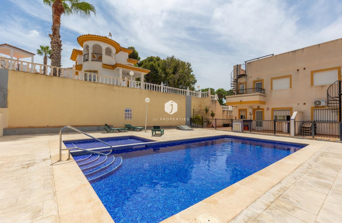 Segunda mano - Apartamento / piso -
Orihuela Costa - Villamartín