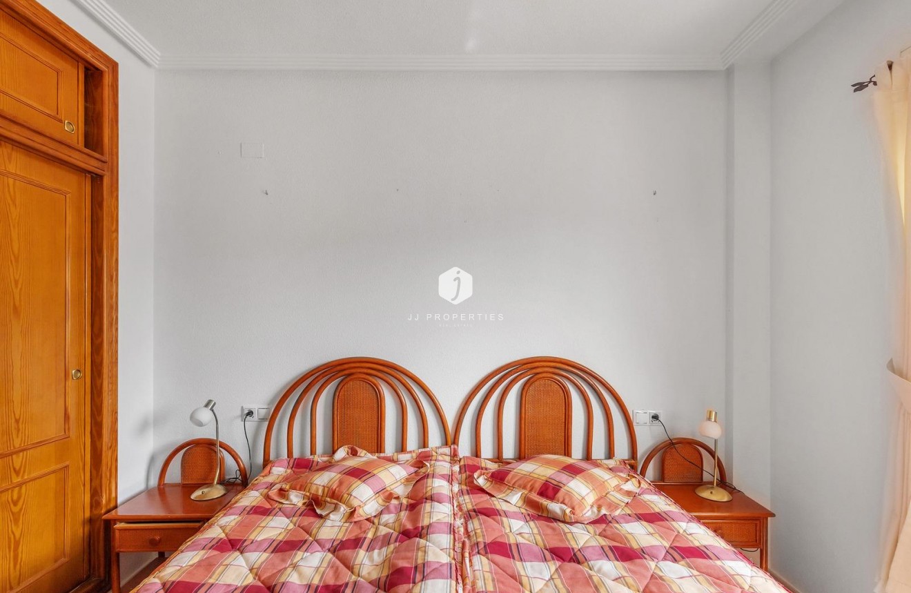 Segunda mano - Apartamento / piso -
Orihuela Costa - Villamartín