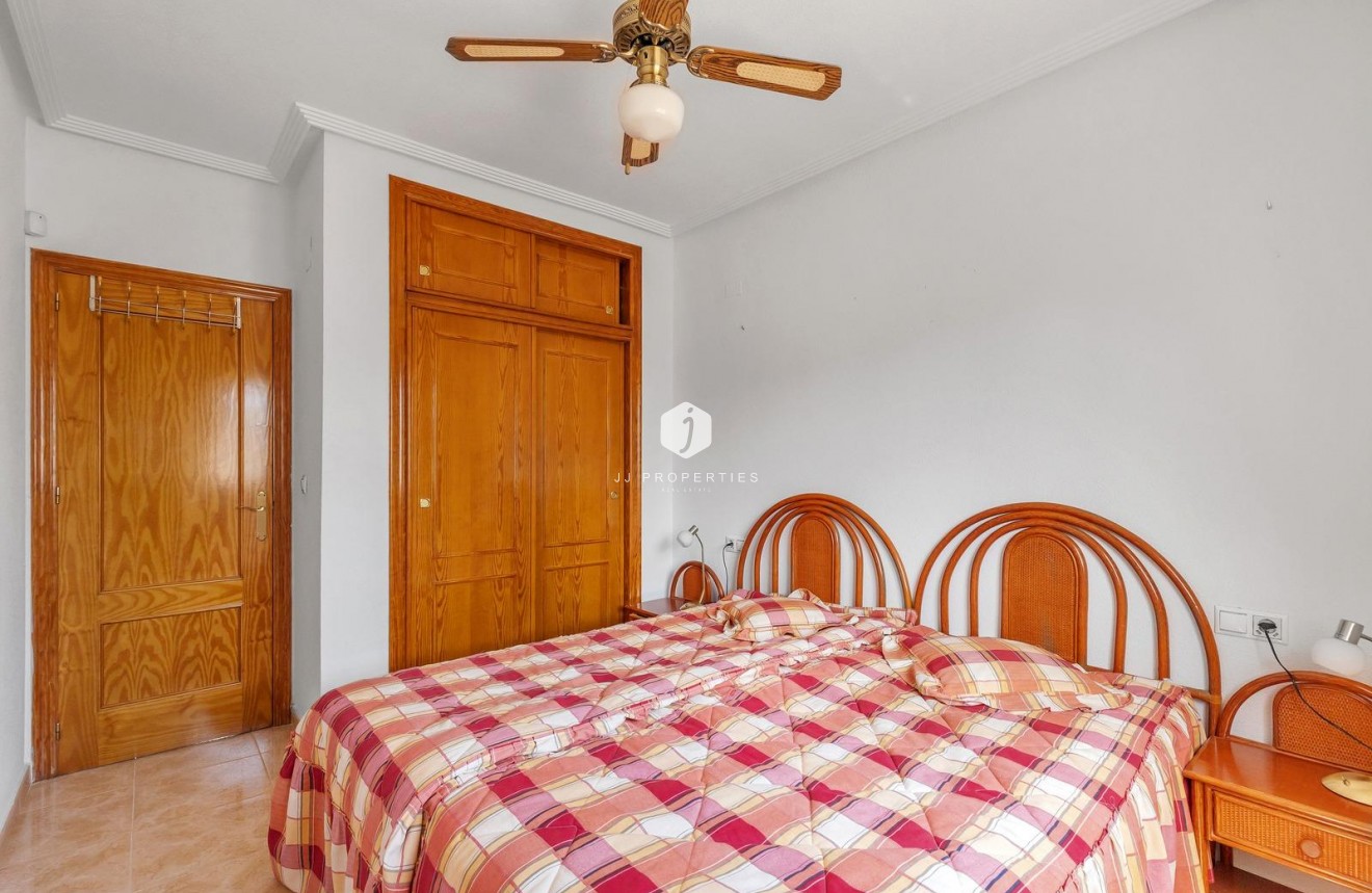 Segunda mano - Apartamento / piso -
Orihuela Costa - Villamartín