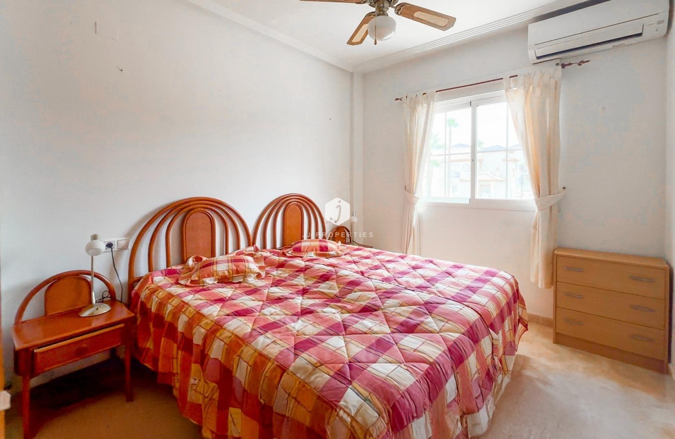 Segunda mano - Apartamento / piso -
Orihuela Costa - Villamartín