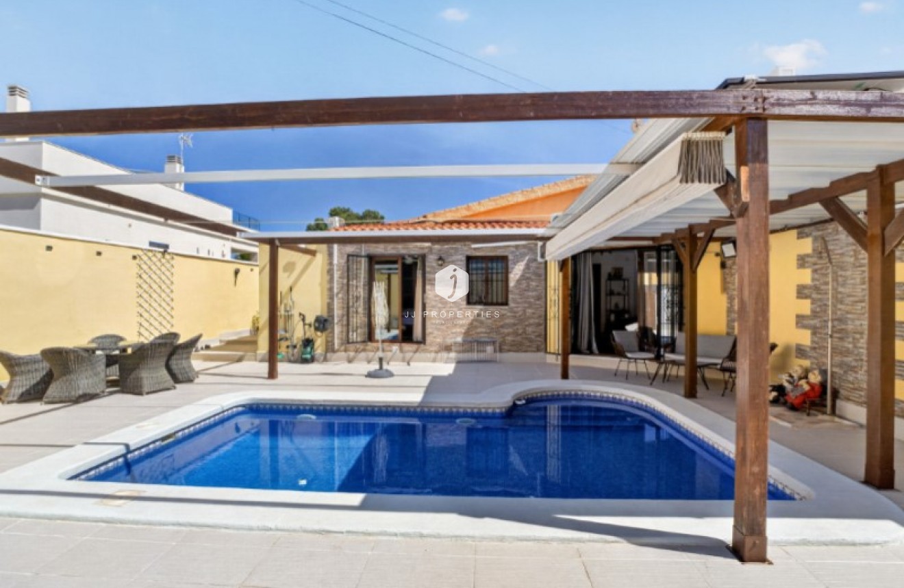 D'occasion - Villa -
Torrevieja - Costa Blanca