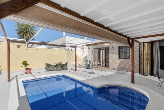 D'occasion - Villa -
Torrevieja - Costa Blanca