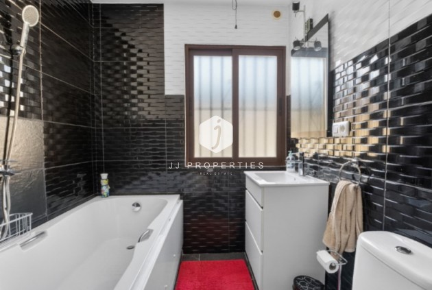 D'occasion - Villa -
Torrevieja - Costa Blanca