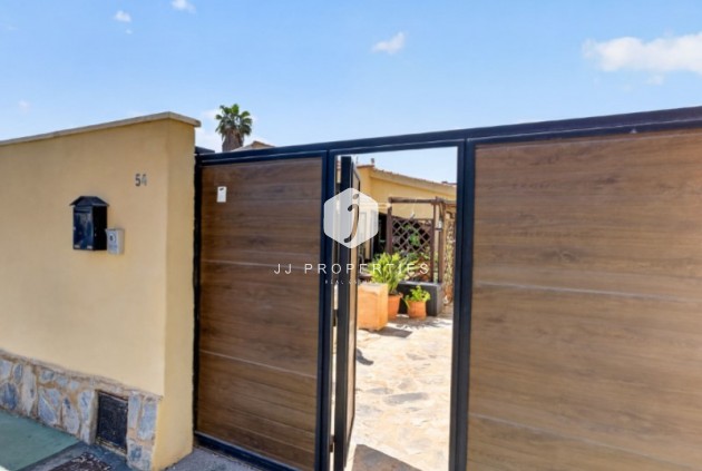 D'occasion - Villa -
Torrevieja - Costa Blanca