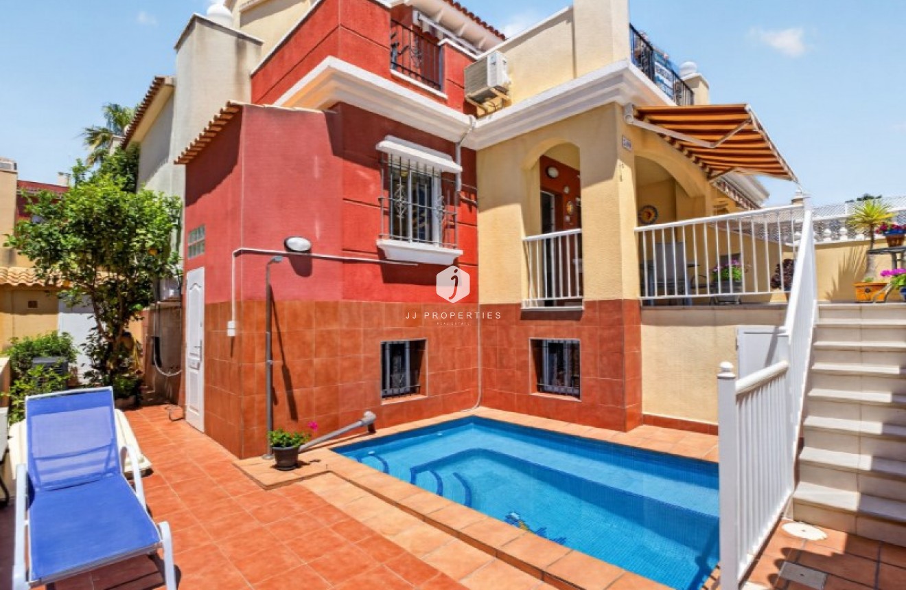 Z drugiej ręki - Szalet -
Torrevieja - Costa Blanca