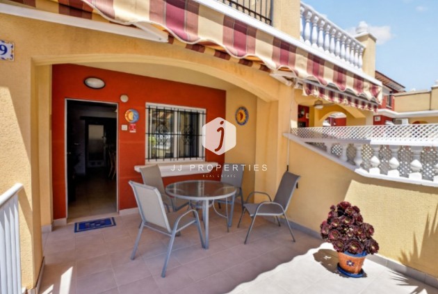 Z drugiej ręki - Szalet -
Torrevieja - Costa Blanca